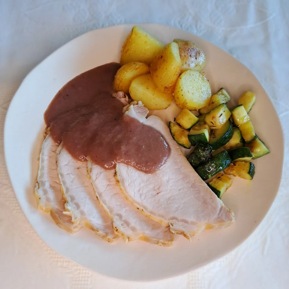 Cinta de lomo con salsa de naranja