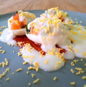 Huevos Rellenos de Salmón Ahumado