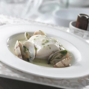 Merluza en Salsa Verde con Almejas
