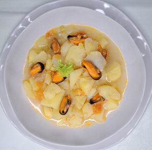 Patatas guisadas con mejillones