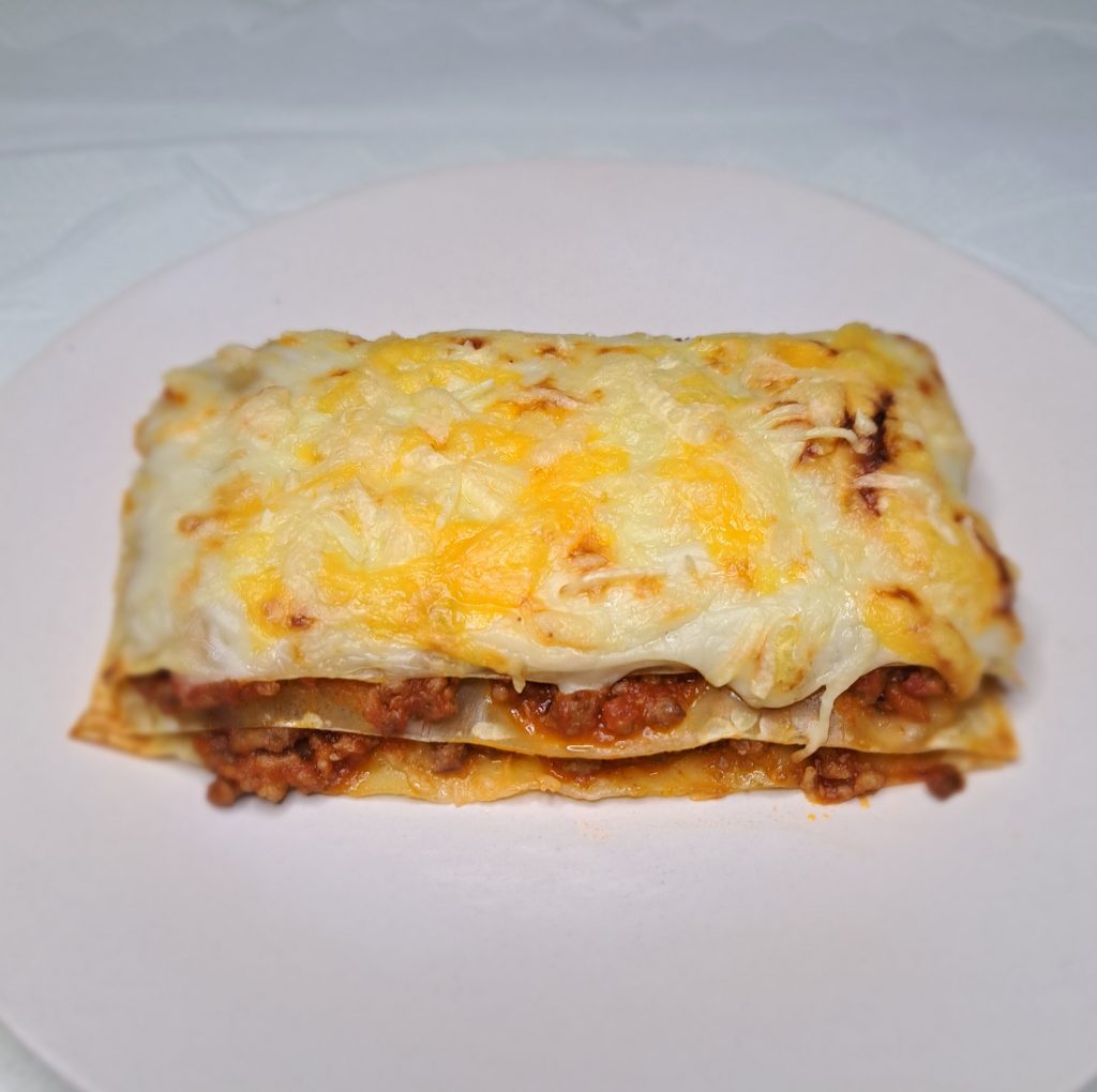 Lasaña de carne. comida casera a domicilio